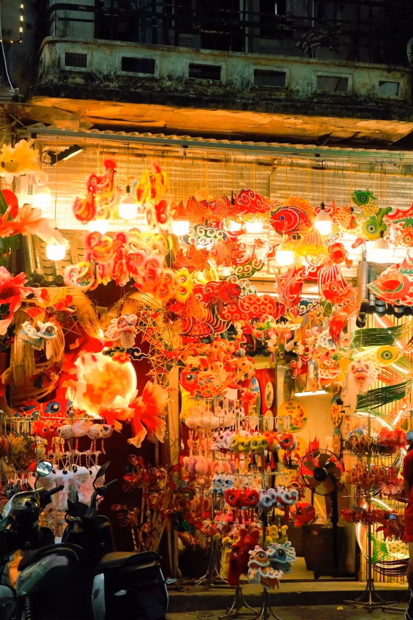 Hà Nội mùa Trung thu: Bộ hướng dẫn chụp ảnh những điểm check-in truyền thống lung linh nhất