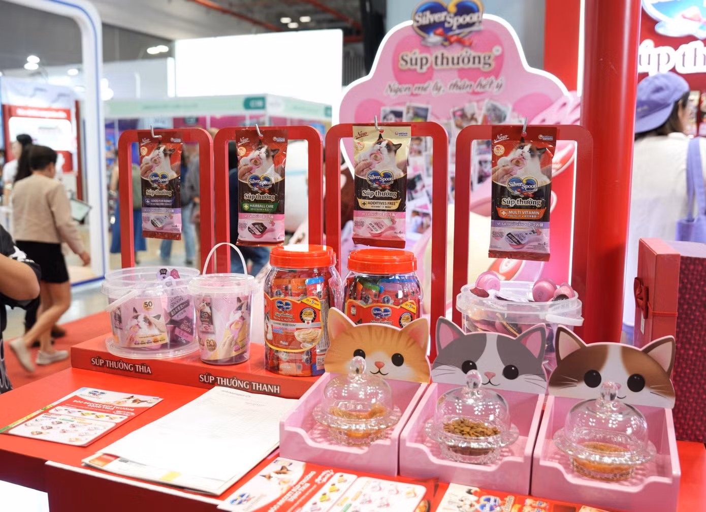 Silver Spoon mở rộng thức ăn mèo cao cấp tại Việt Nam