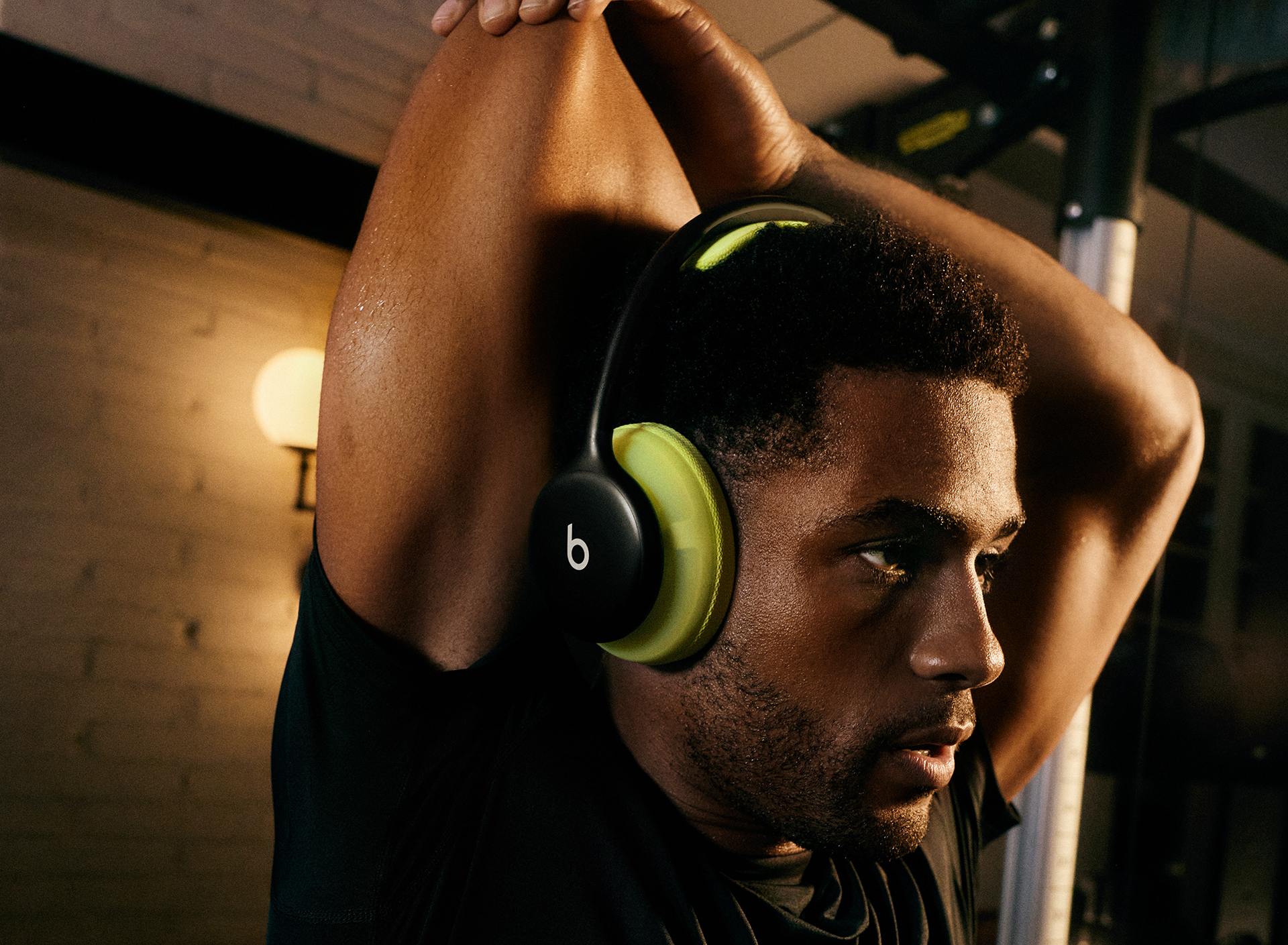 Beats 360 chống ồn: Nâng cấp đáng giá so với Studio Pro?