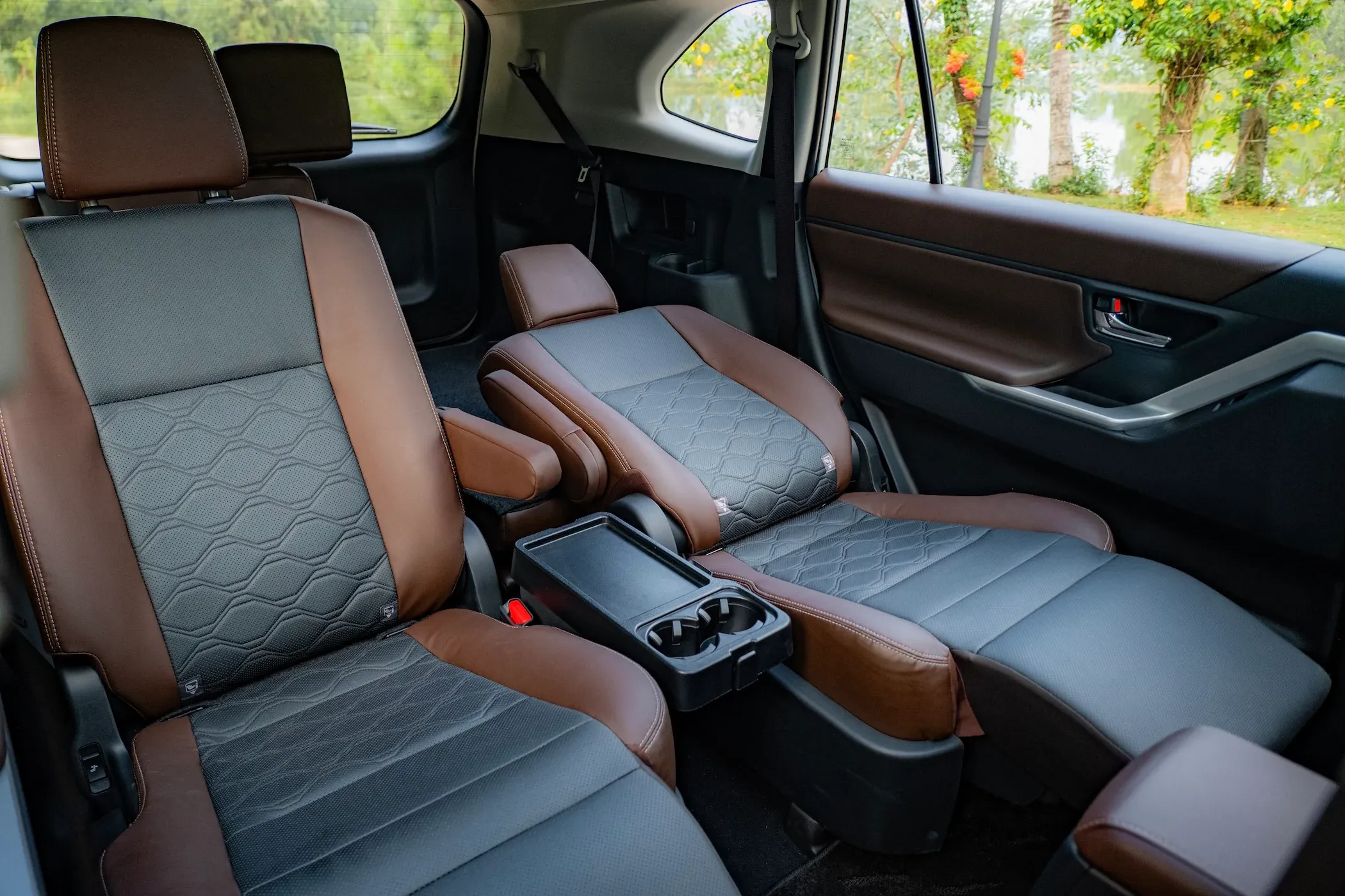 Vì sao Toyota Innova Cross Hybrid đang được khách Việt ưu tiên