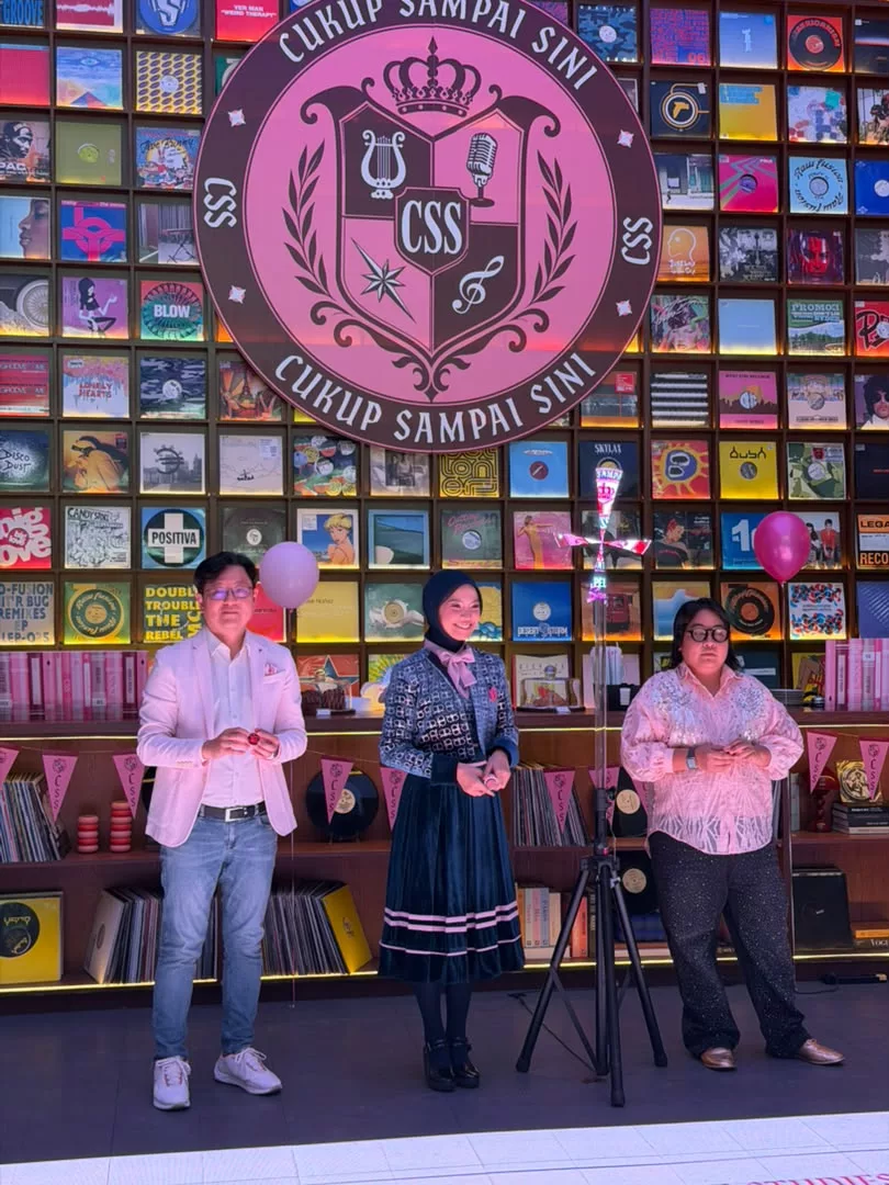 Bagaimana Penyanyi Profesional Menangani Kritikan & Haters