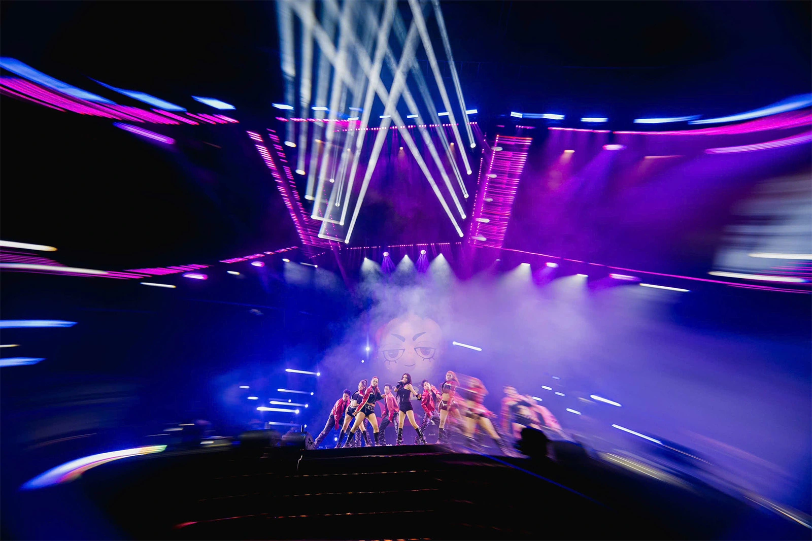 LEXXY gây ấn tượng tại Bốc Fest: tân binh V-pop giữa vũ đạo K-pop và di sản gia đình