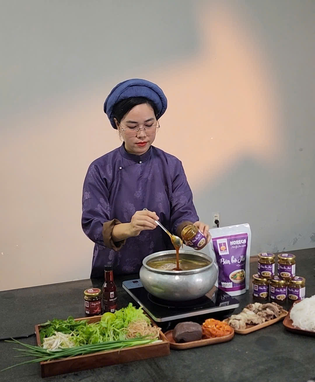 Từ bún bò Huế thủ công đến gói gia vị OCOP 5 sao