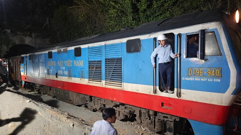 Hầm Khe Nét thông xe: Bước ngoặt nắn thẳng đường sắt Bắc - Nam