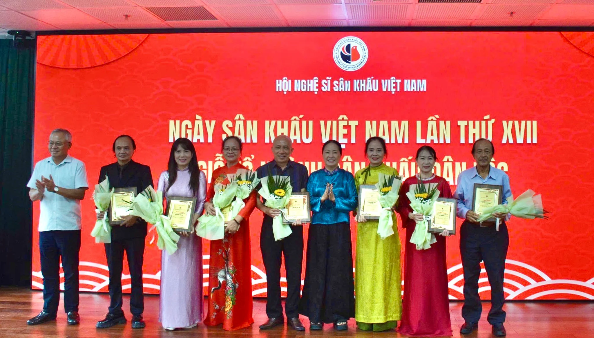 Ngày sân khấu Việt Nam: Từ giỗ Tổ đến những đêm diễn cháy lửa