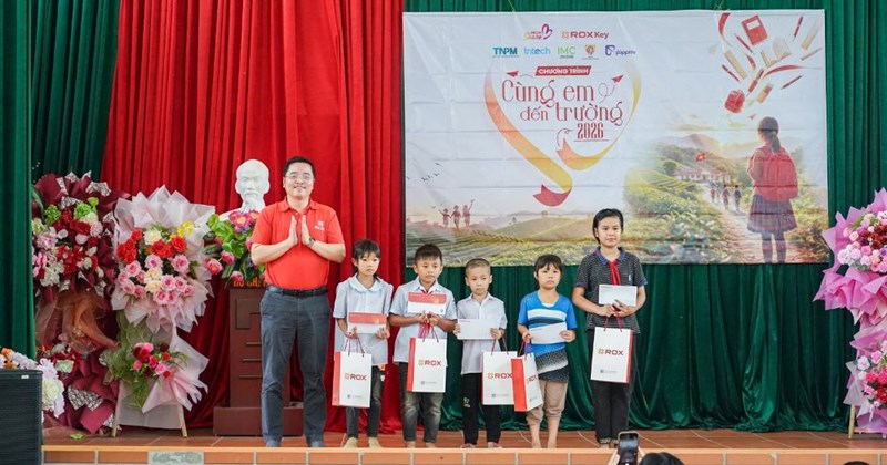 ROX Key nâng chất cuộc sống học sinh vùng khó bằng hỗ trợ thiết thực