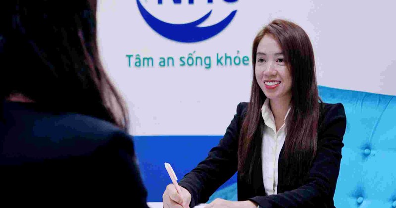 Những dấu hiệu cuồng yêu nguy hiểm: kiểm soát không phải là quan tâm