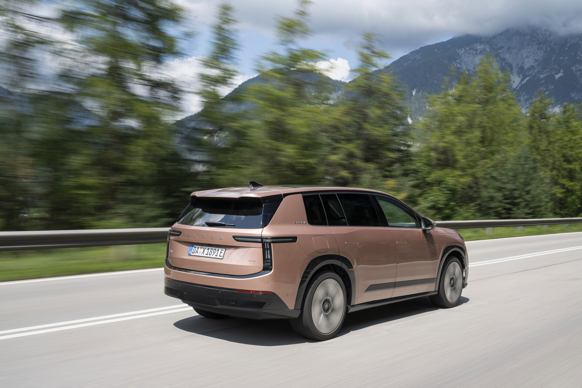 Škoda Peaq 90x: SUV điện cỡ lớn có xứng đáng cho hành trình Tyrol–Munich?