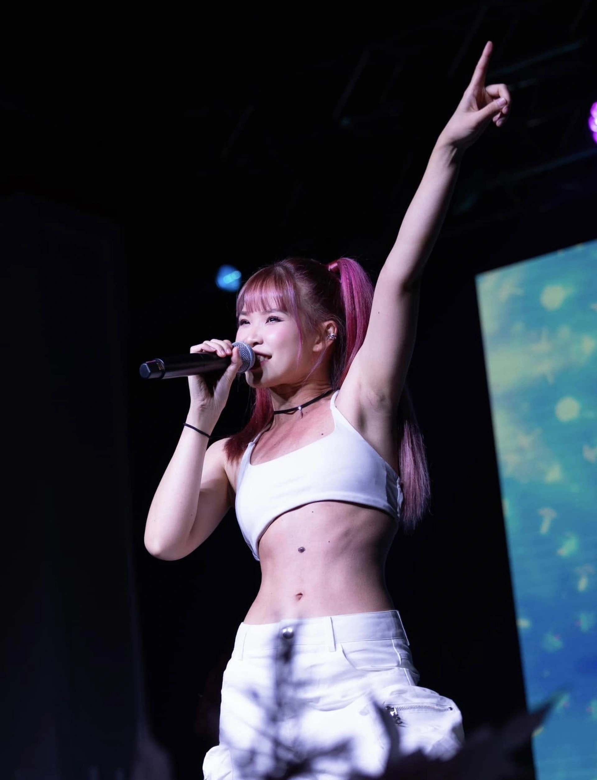 Khởi My sau 8 năm hôn nhân: từ pop idol đến streamer game