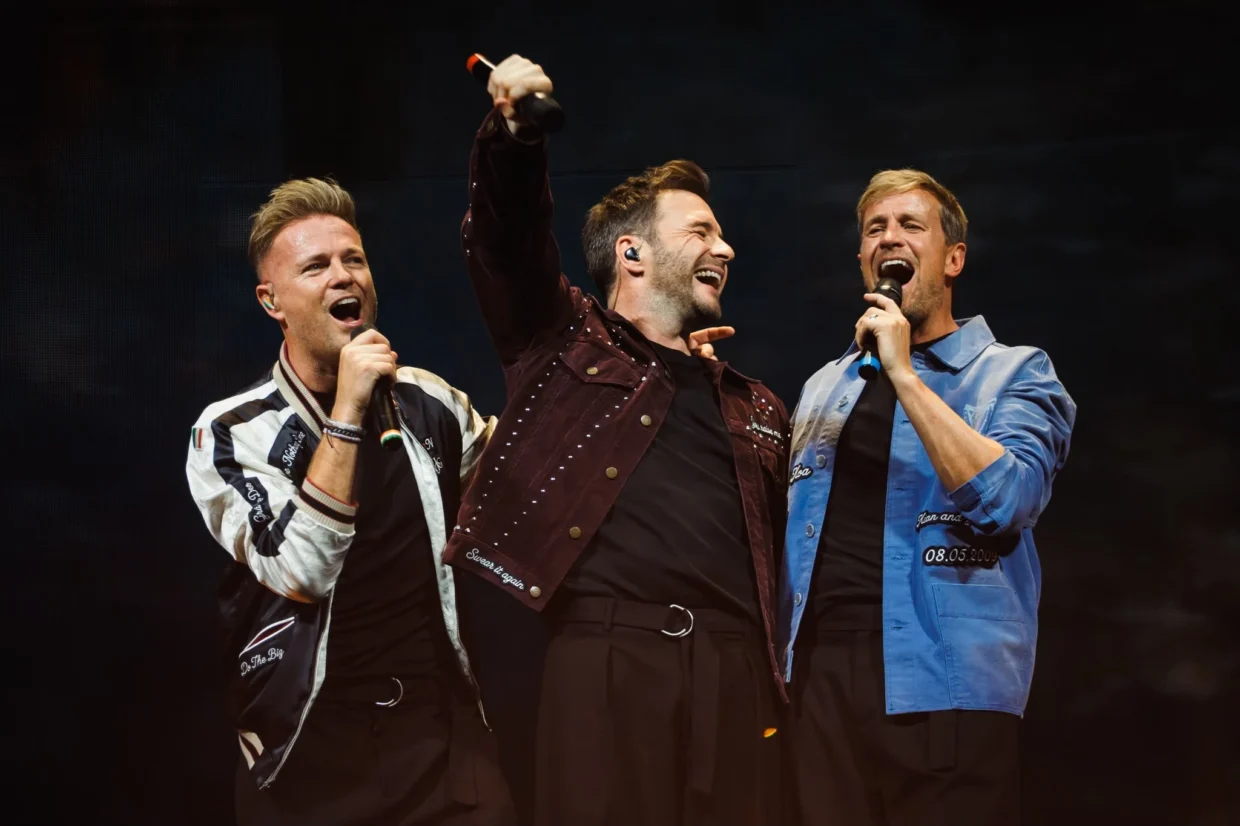 Westlife Tambah Malam Kedua: Demam Reunion & Nostalgia Tur 25 Tahun