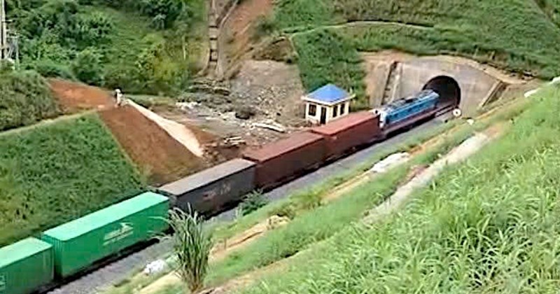 Hầm Khe Nét vận hành: bước ngoặt cho đường sắt Bắc Nam