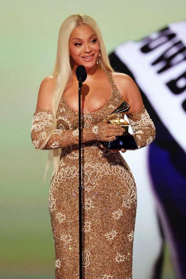 Taylor Swift trước bài toán chiến lược tại Grammy Awards