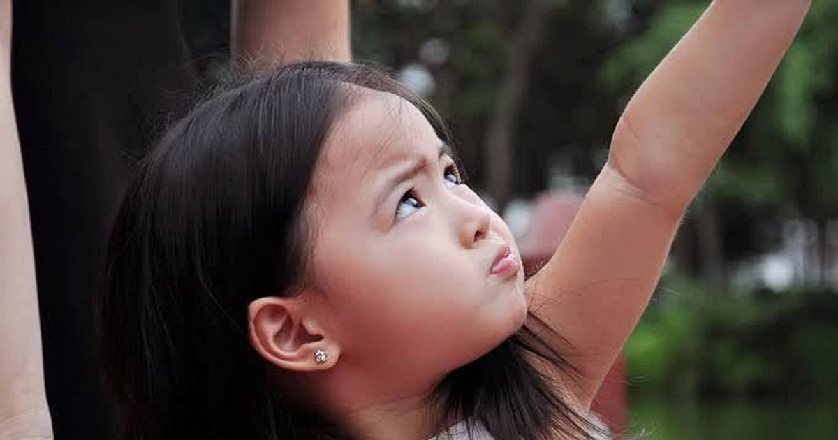 Những thứ gia đình giàu hạn chế cho con và bài học cho cha mẹ