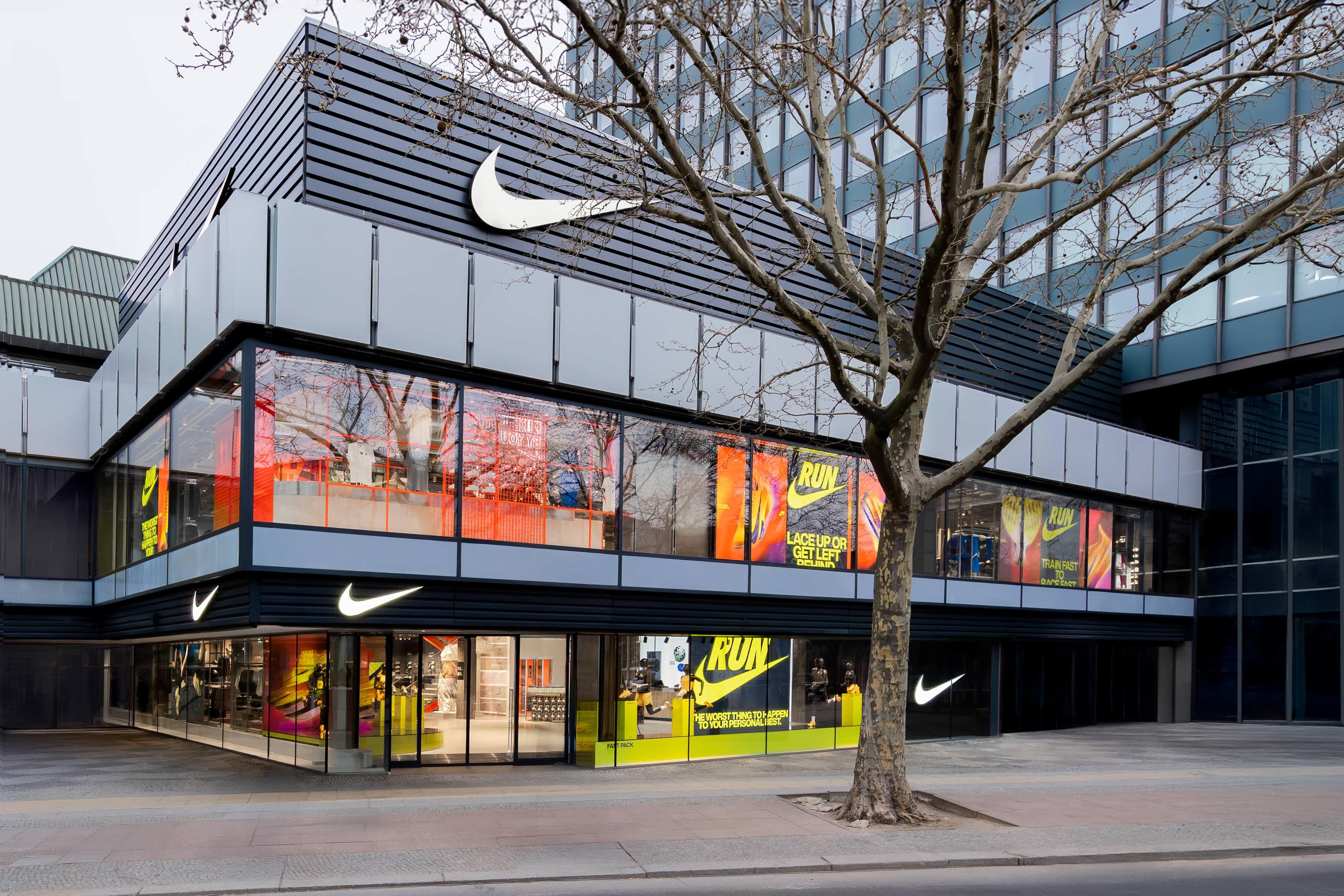 Mbappé rời Nike sang On: Cú xoay trục trong cuộc chiến giành sao