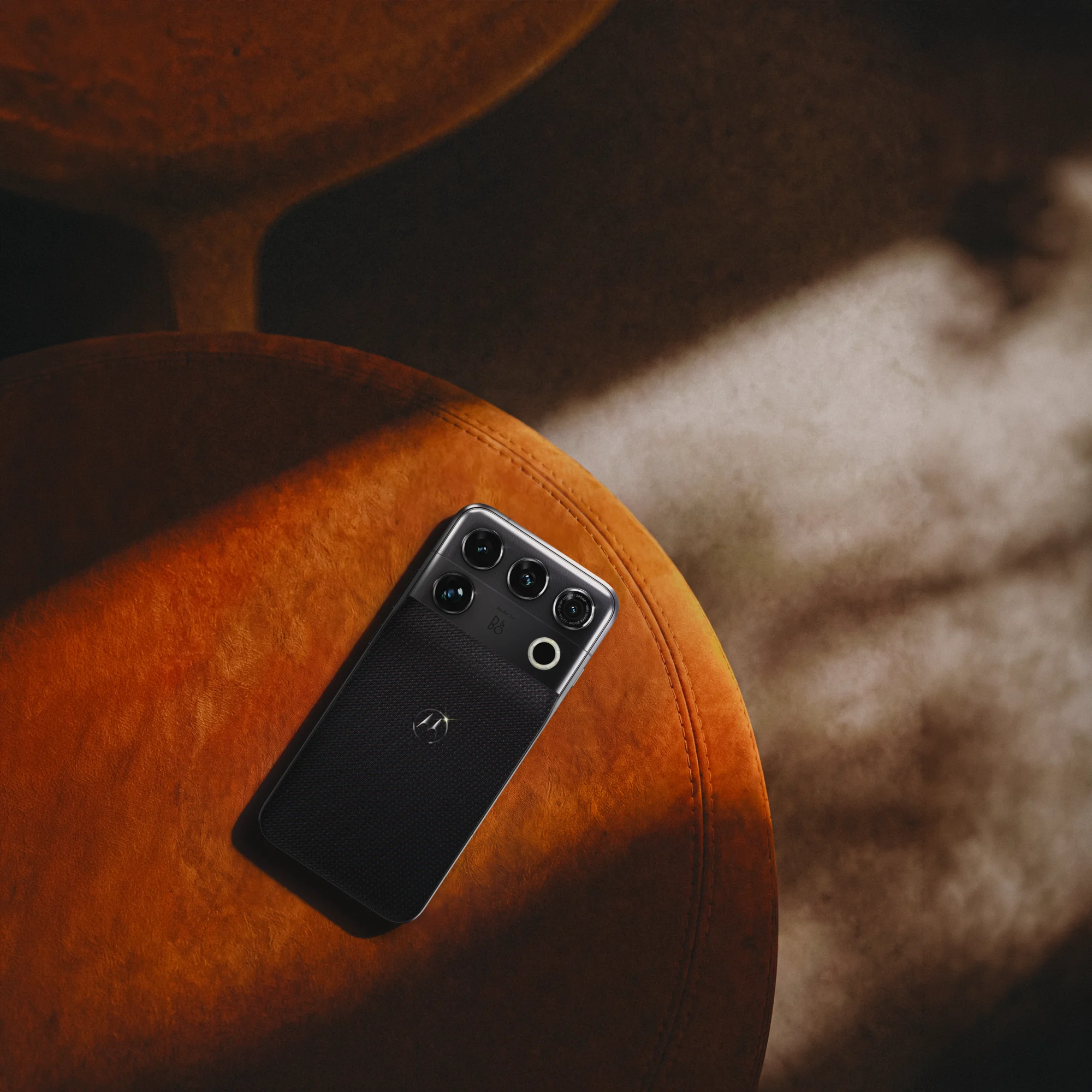Motorola Signature 27 với Snapdragon 8 Elite Extreme: Có đáng nâng cấp từ Galaxy S24 Ultra và iPhone 15 Pro Max?