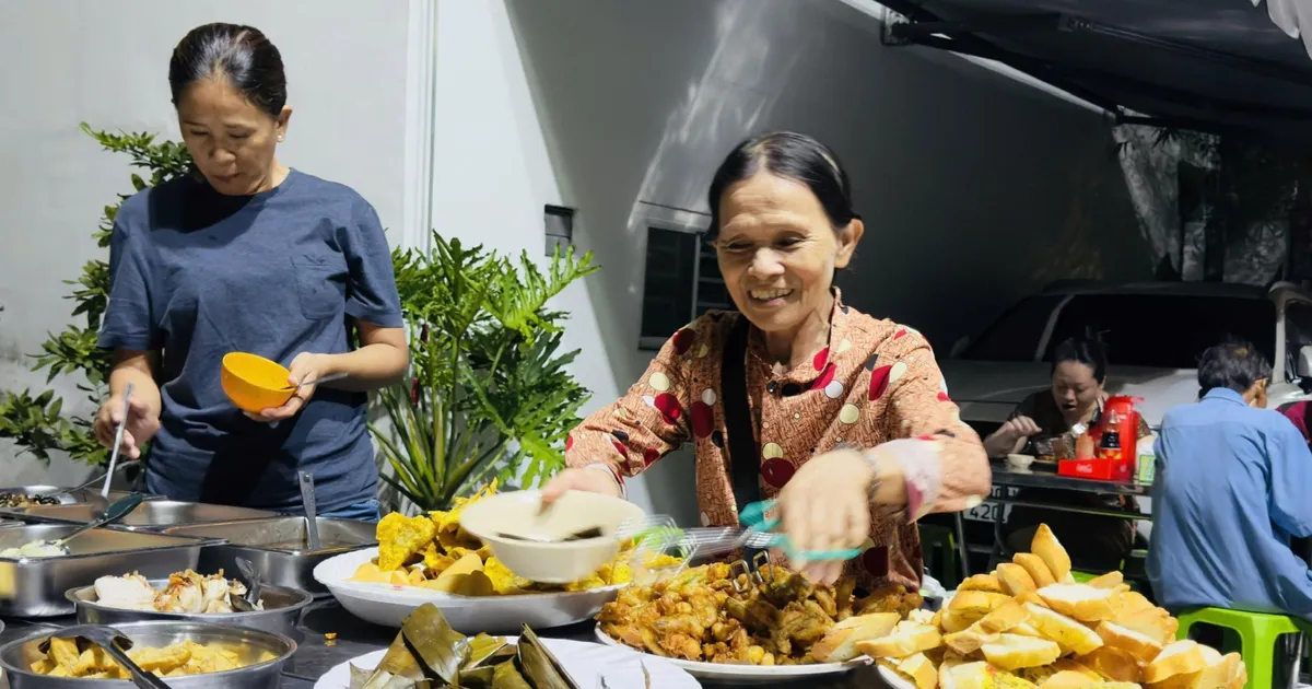 Những quán ăn bình dân Việt Nam níu giữ hồn xưa bằng mức giá ấm lòng