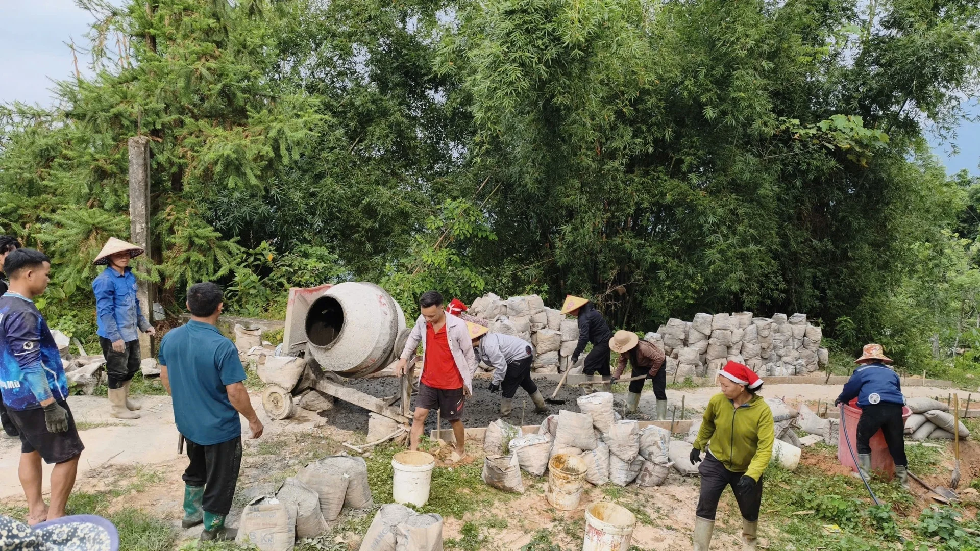 Hiến đất nông thôn: sức mạnh cộng đồng mở đường phát triển
