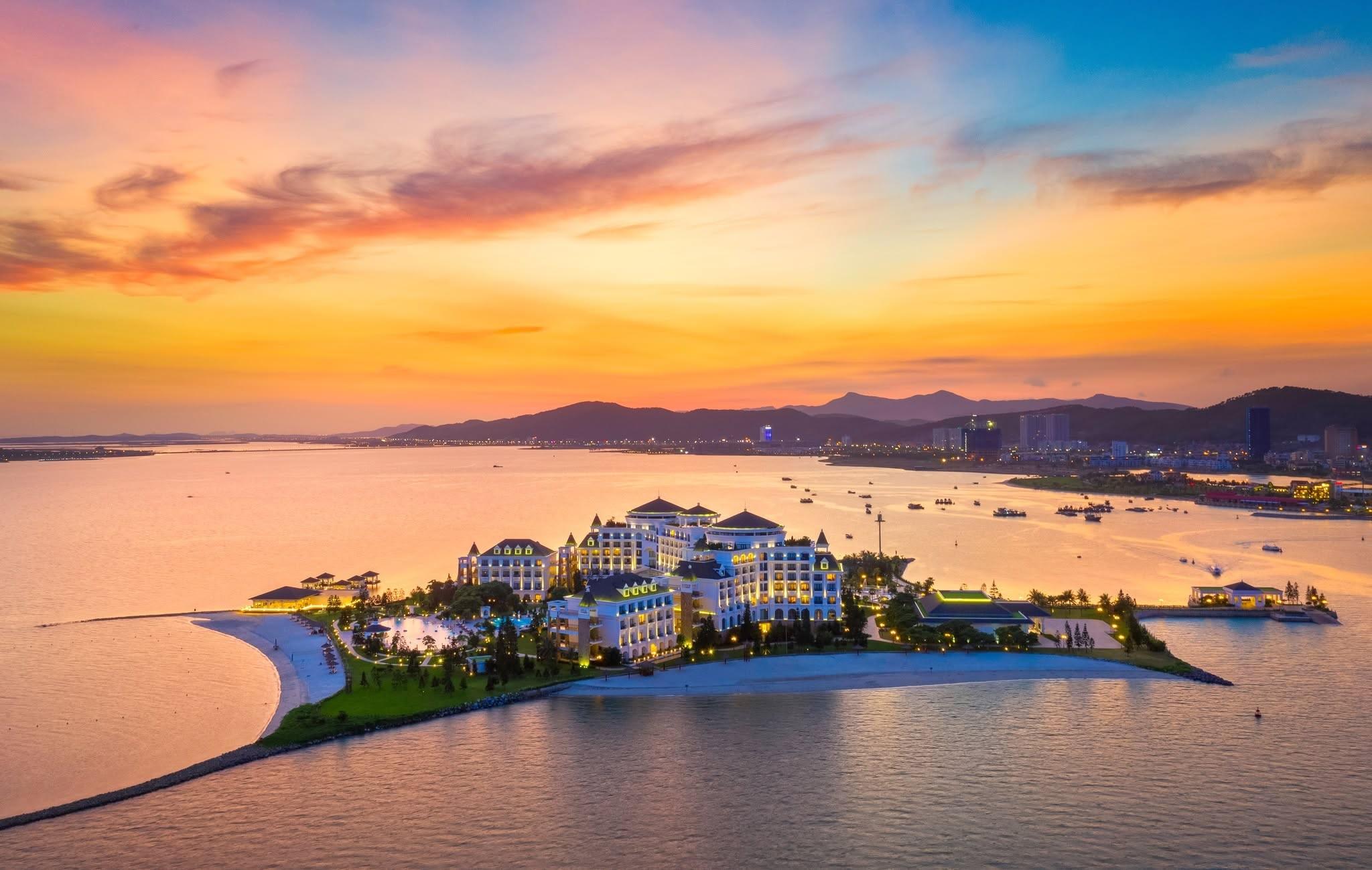 Quảng Ninh bứt phá doanh thu du lịch với 18,8 triệu lượt khách