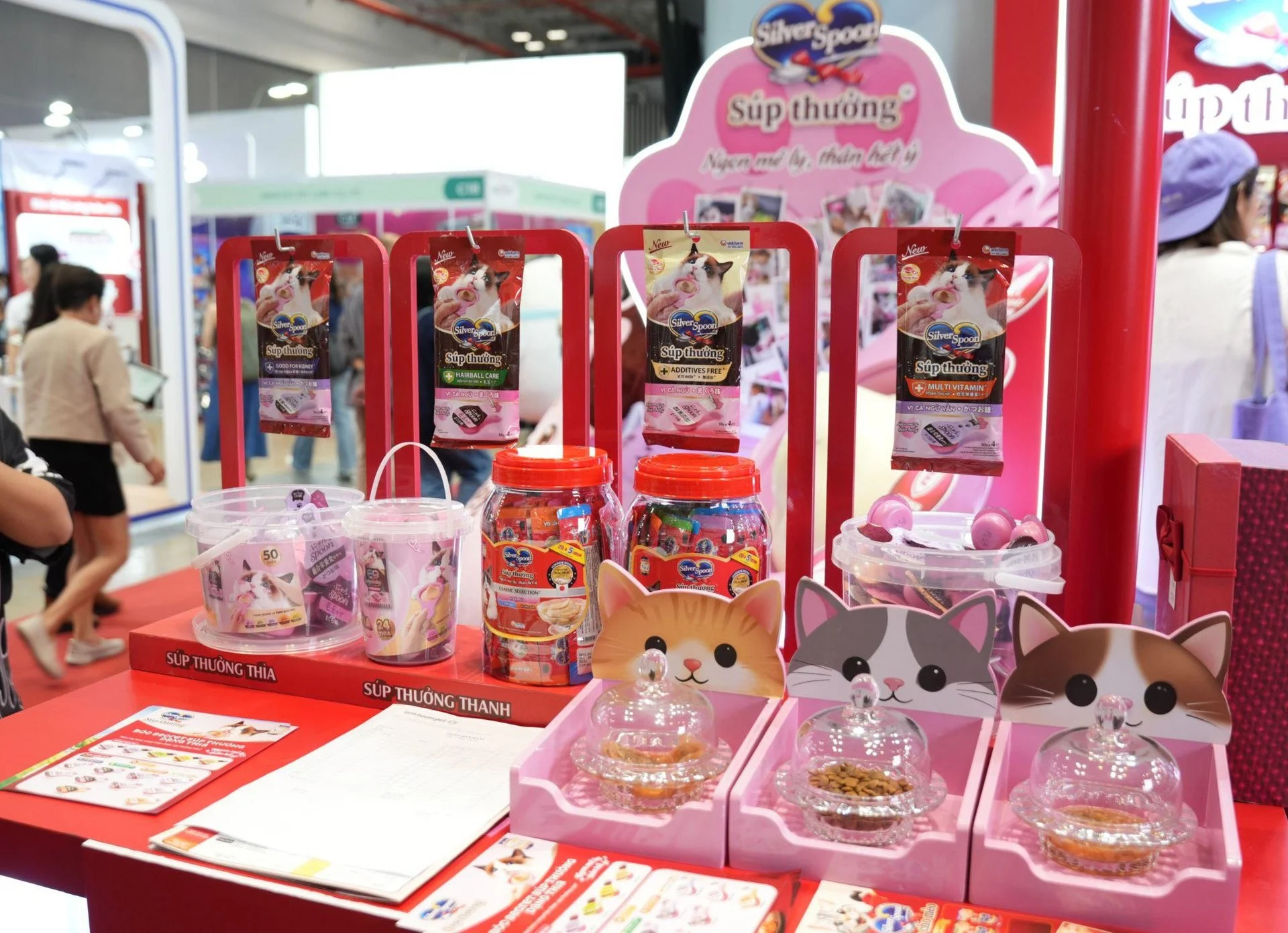 Silver Spoon mở rộng thức ăn mèo cao cấp tại Việt Nam