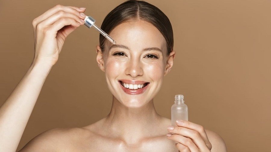 Cách chọn serum và kem dưỡng phục hồi da khô bong tróc hiệu quả nhất