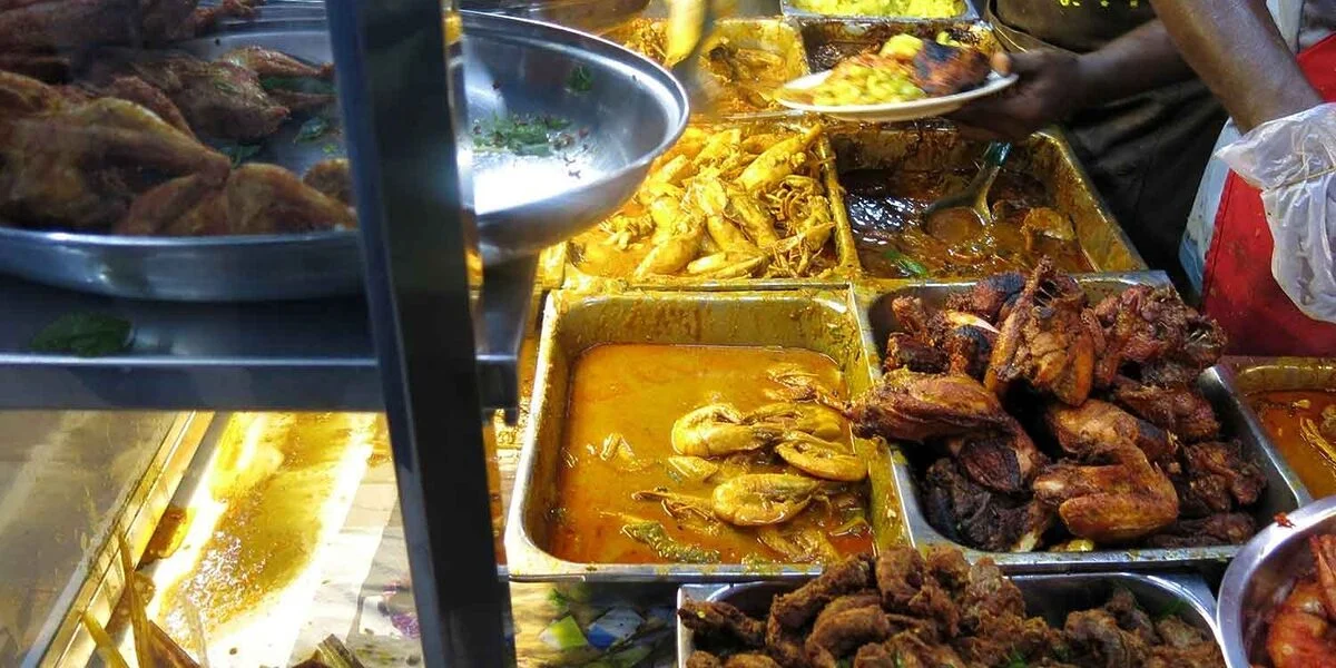 Berapa Kalori Sebenarnya Dalam Hidangan Jalanan Kegemaran Anda?