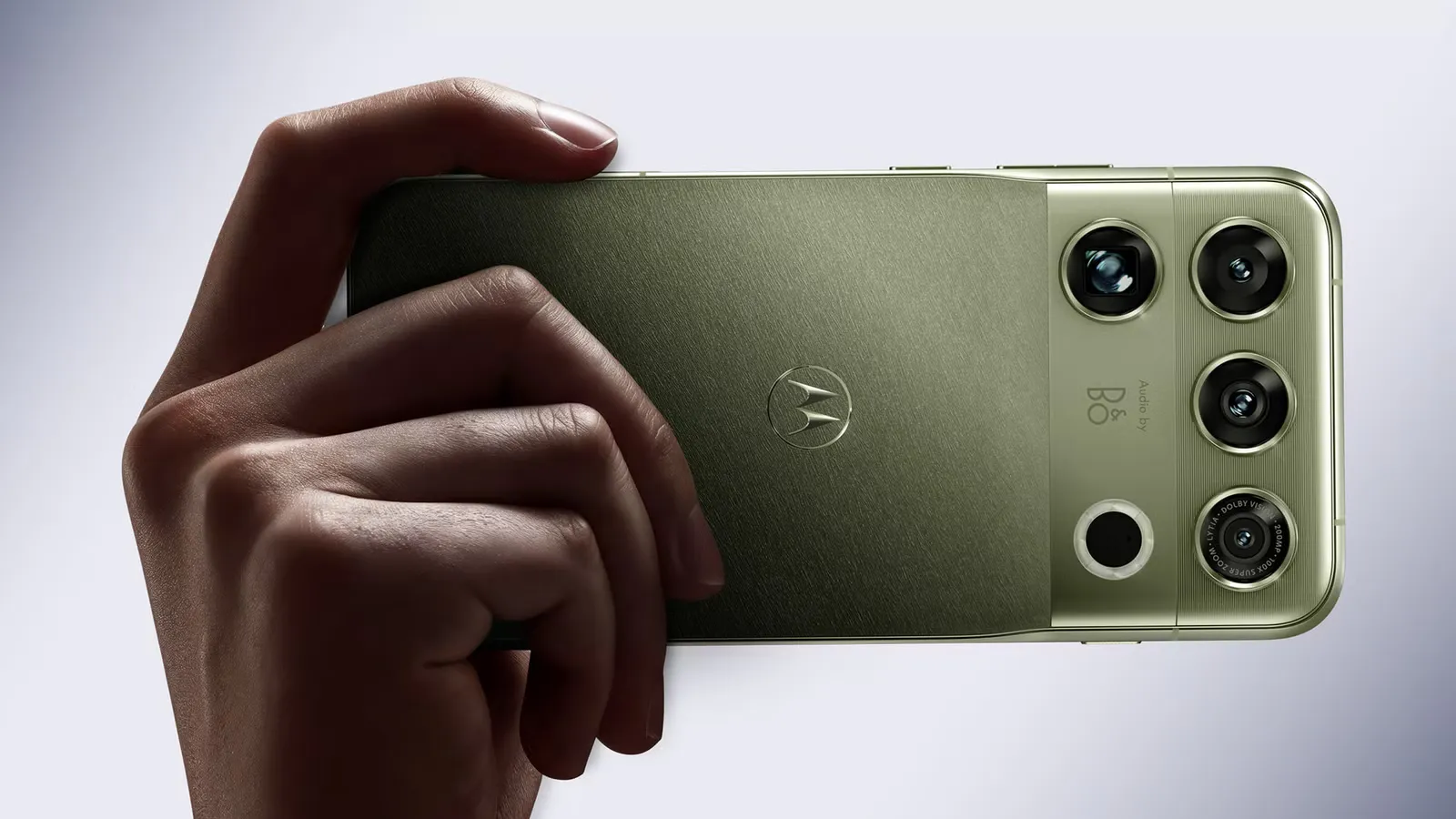 Motorola Signature 27 vs Galaxy S24 Ultra: nên nâng cấp lên flagship mới?