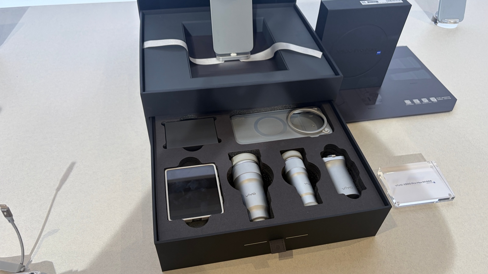 Kamera Telefoto 200MP ZEISS Jadikan Vivo X500 Raja Zoom Mudah Alih