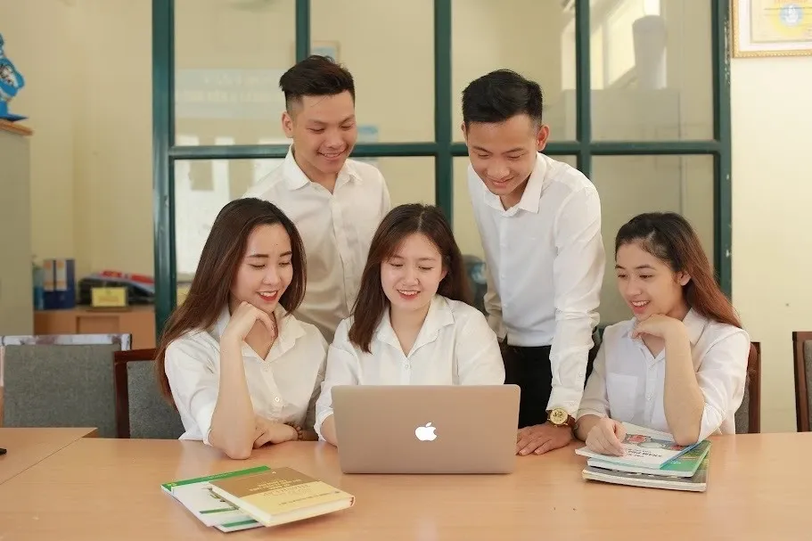 5 khoảng trống chính sách AI trong đào tạo giáo viên và lộ trình khắc phục
