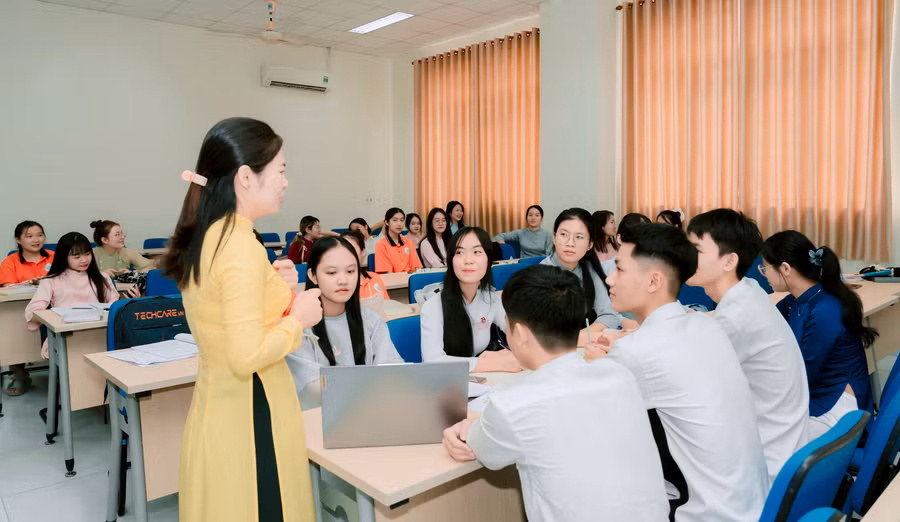 5 khoảng trống chính sách AI trong đào tạo giáo viên và lộ trình khắc phục
