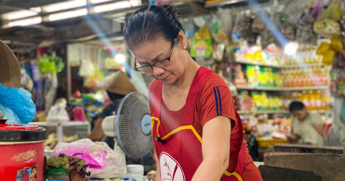 Từ 5.000 đến 20.000 đồng: Ăn sáng bình dân ngoài Hà Nội