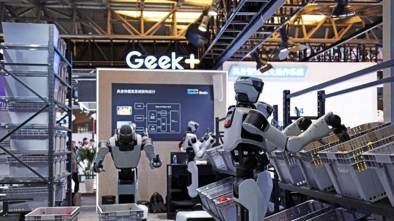 Robot hình người công nghiệp chinh phục dây chuyền sản xuất