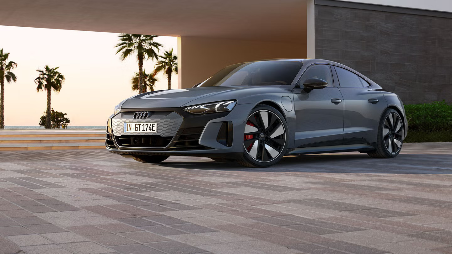 So sánh giá xe điện tháng 9: VinFast, Audi e-tron GT và Ford Mustang Mach-E