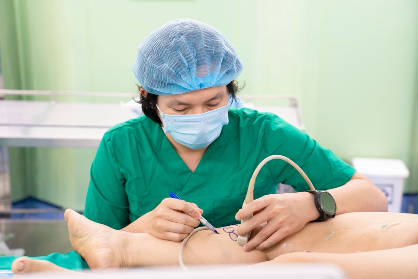 Nỗi sợ ‘làm phiền con’ đang khiến bệnh tật ở người cao tuổi trở nặng