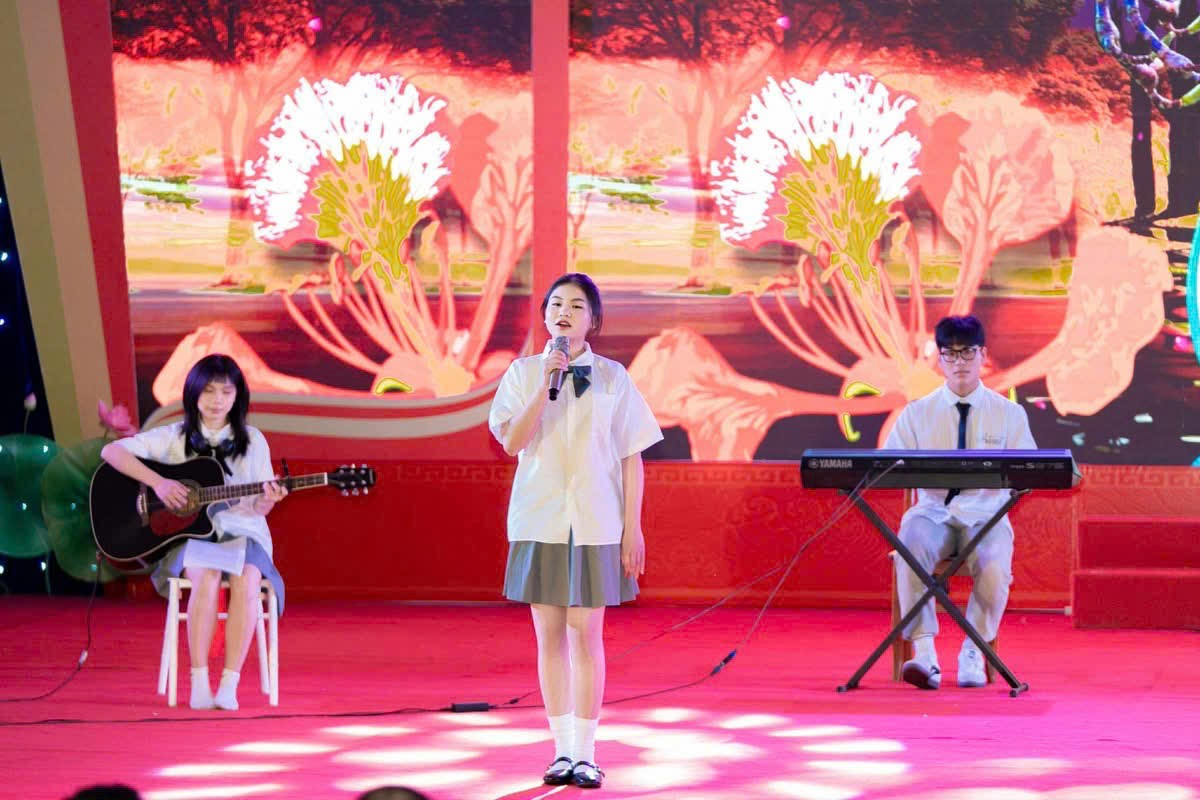 Từ học sinh tiêu biểu đến thủ khoa: Những con đường học tập khác biệt dẫn tới thành công