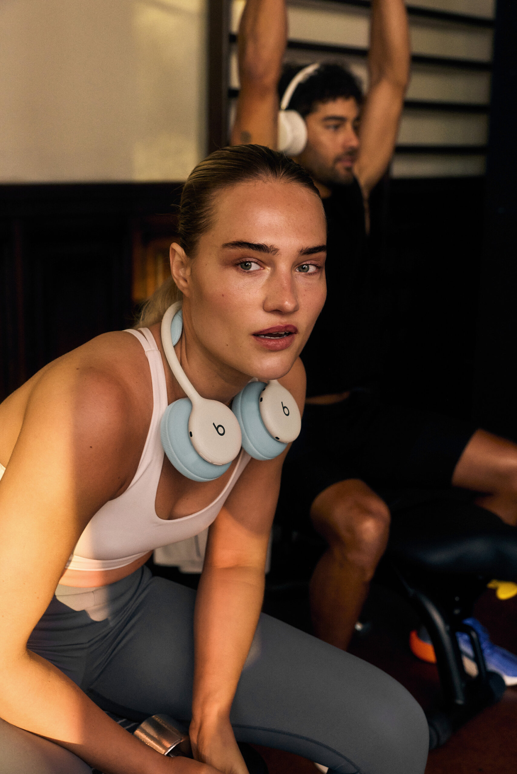 Beats 360 chống ồn: Nâng cấp đáng giá so với Studio Pro?