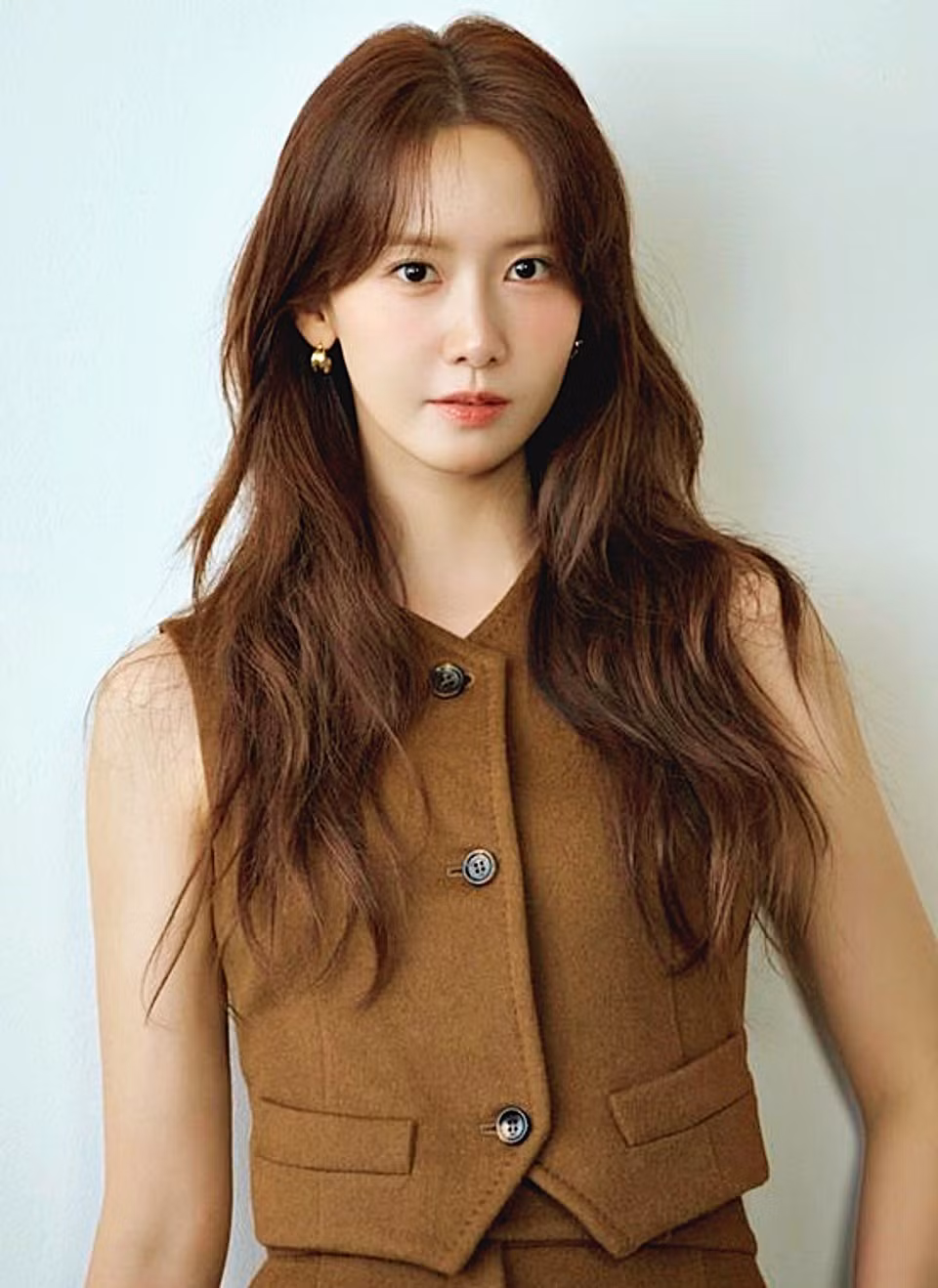 Yoon Ah tái định nghĩa hình ảnh với vai bác sĩ pháp y