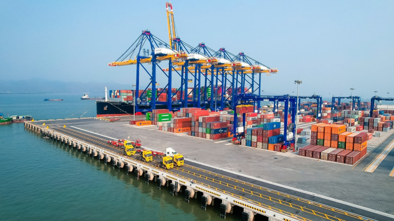 Thương mại Việt Nam - Singapore tăng mạnh: máy móc, thiết bị dẫn dắt cuộc chơi
