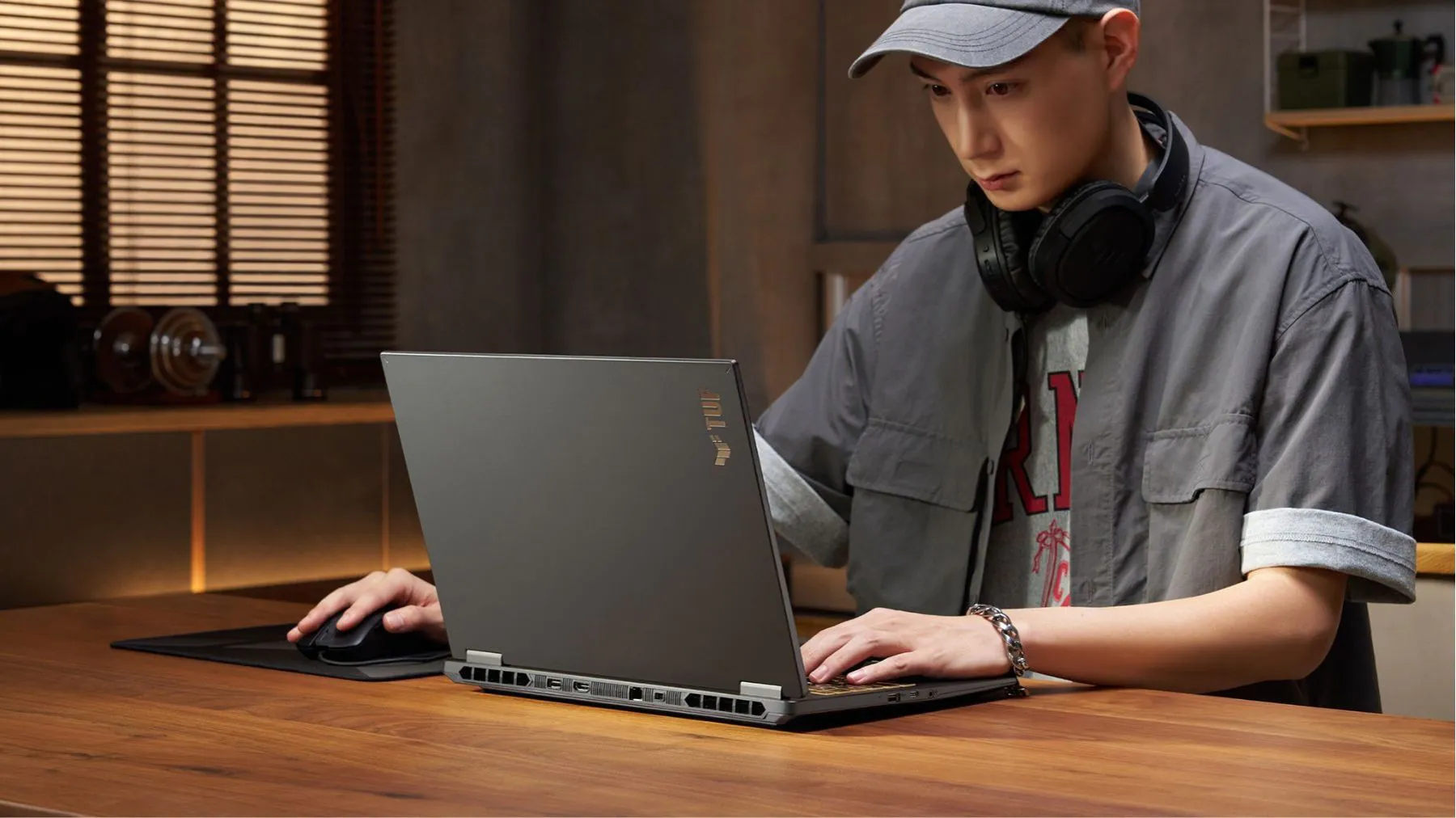 Chọn laptop sinh viên: cấu hình tối ưu cho từng ngành