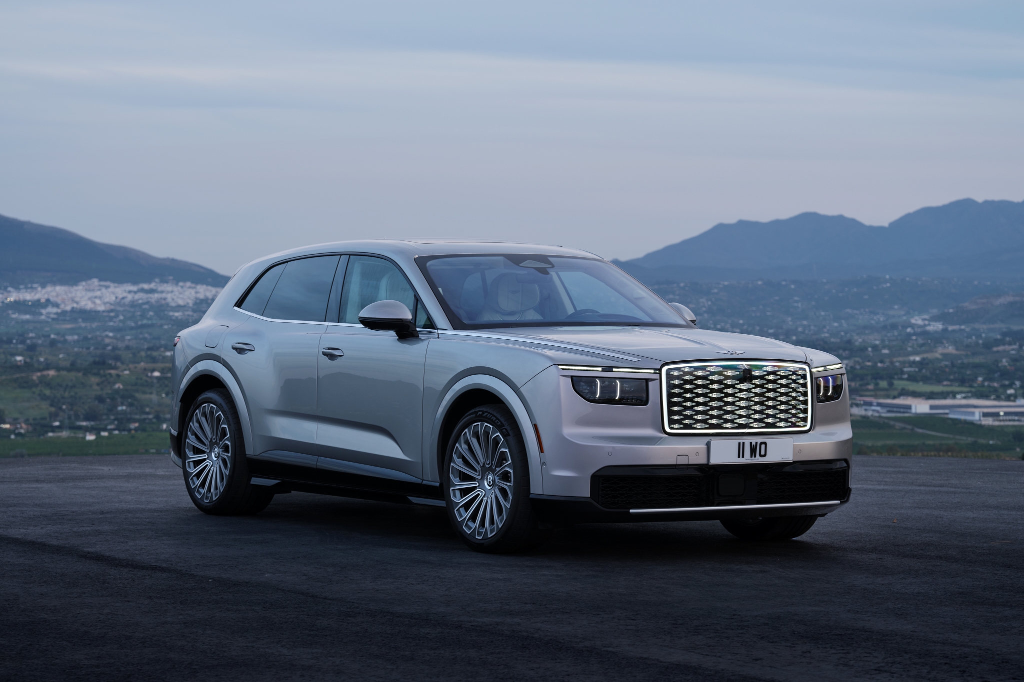 Bentley Torcal: Siêu SUV điện 876 mã lực mở kỷ nguyên mới