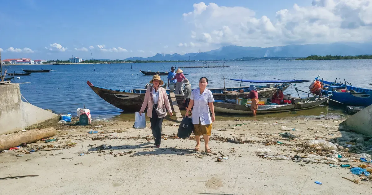 Những thách thức trong khám sức khỏe toàn dân ở các xã đảo