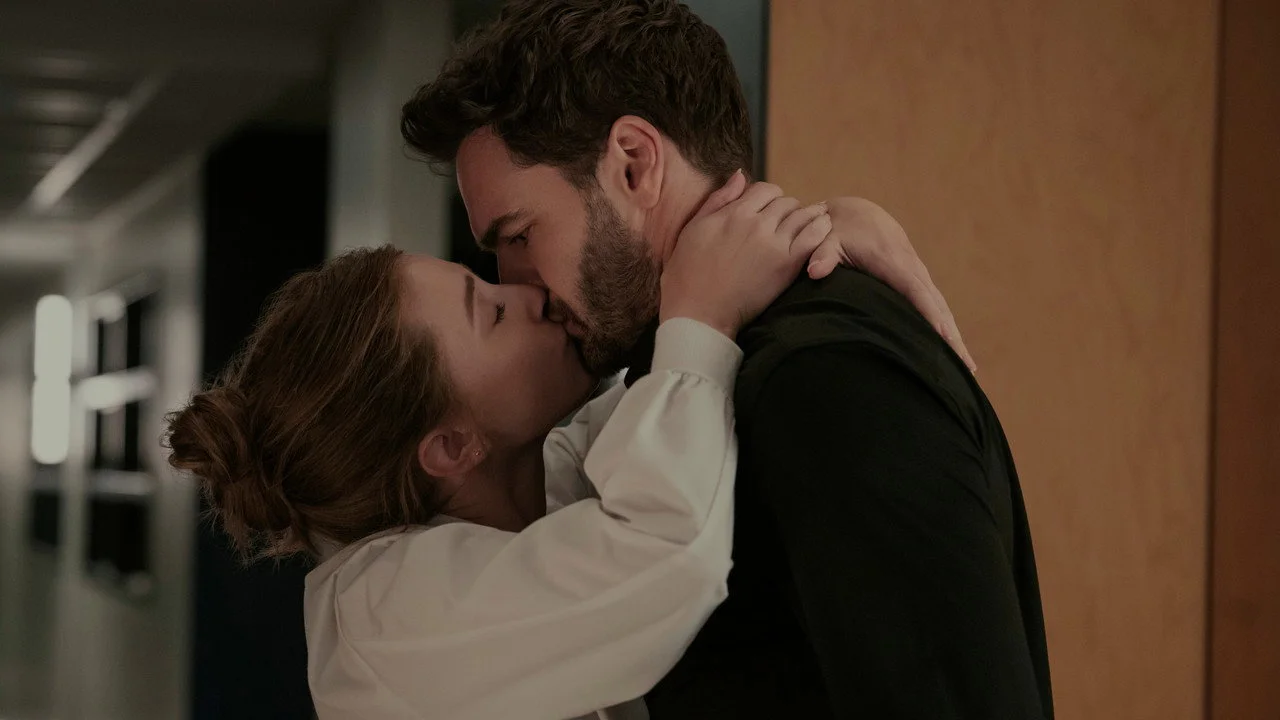 The Love Hypothesis trên Prime Video: Lili Reinhart và thí nghiệm hóa tình yêu