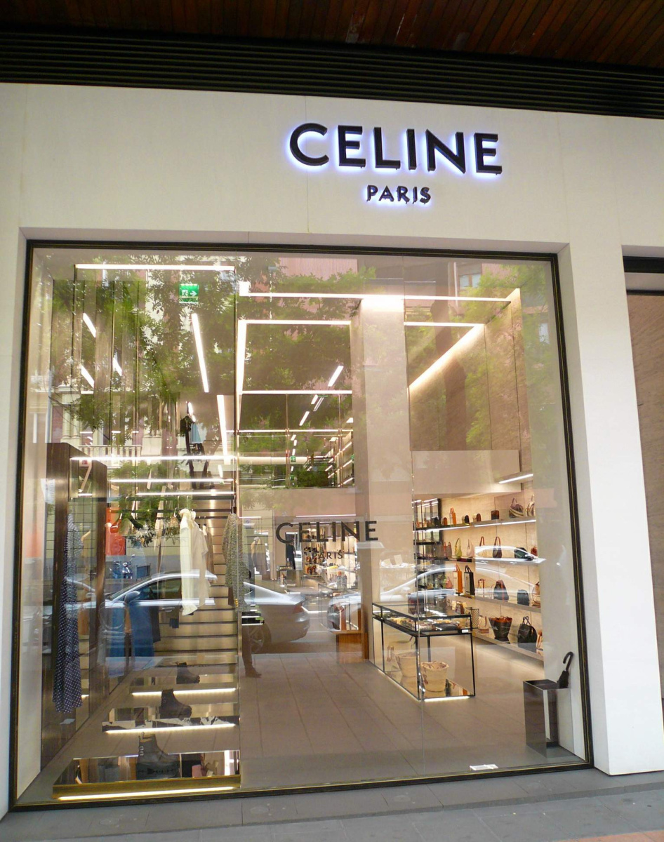 Louis Vuitton, Celine và Défilé L'Oréal Paris mở cửa trải nghiệm thời trang cao cấp