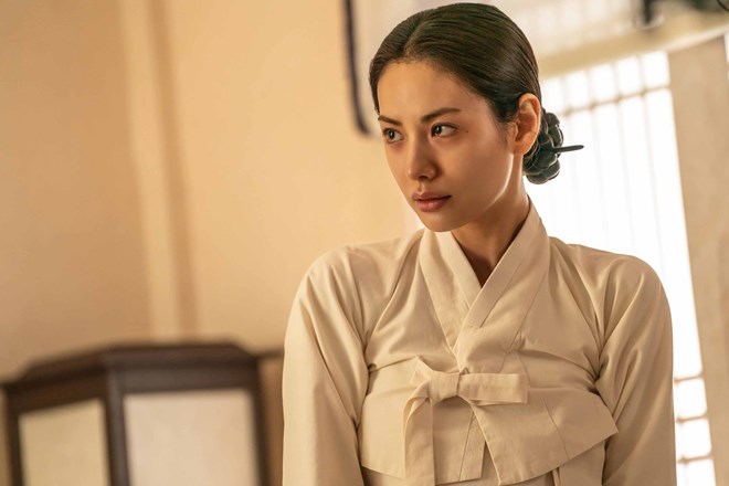 The Scandal: Khi cảnh 19+ và tạo hình lấn át diễn xuất