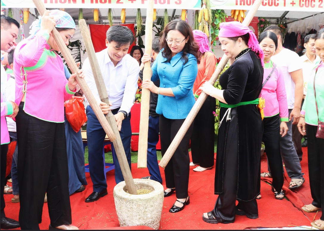 Lễ hội cốm: Khi lá non thành biểu tượng văn hóa và ẩm thực