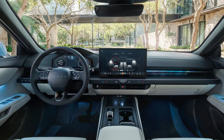 Lexus ES điện ra mắt: tham vọng thách thức Tesla ở phân khúc hạng sang