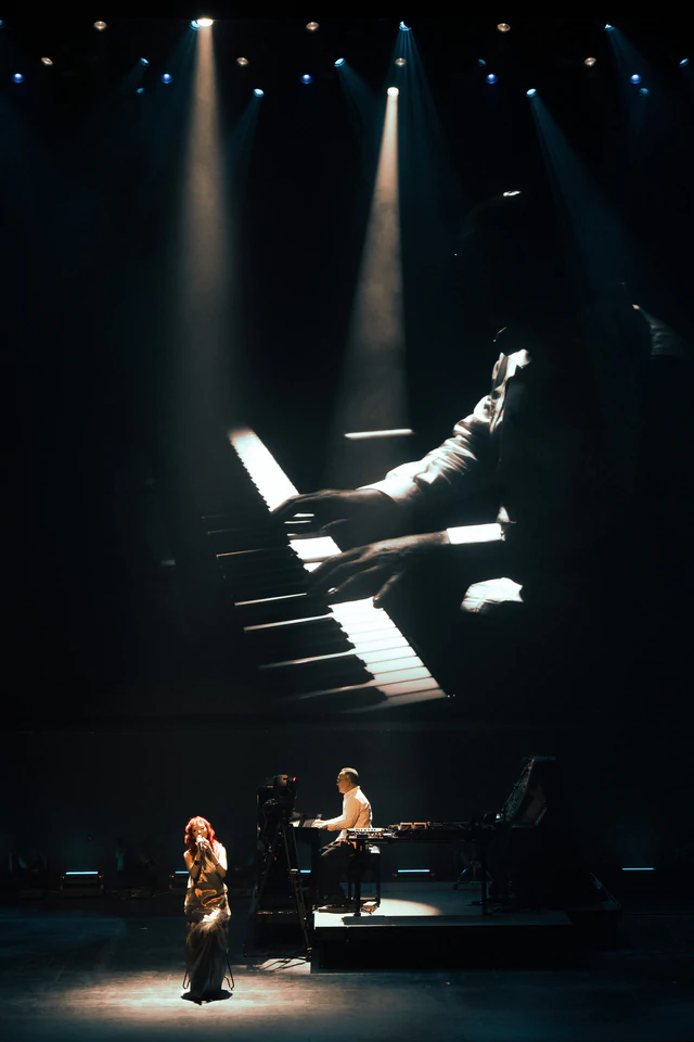 Tùng Dương và Quốc Trung: khi concert âm nhạc Việt ôm lấy di sản