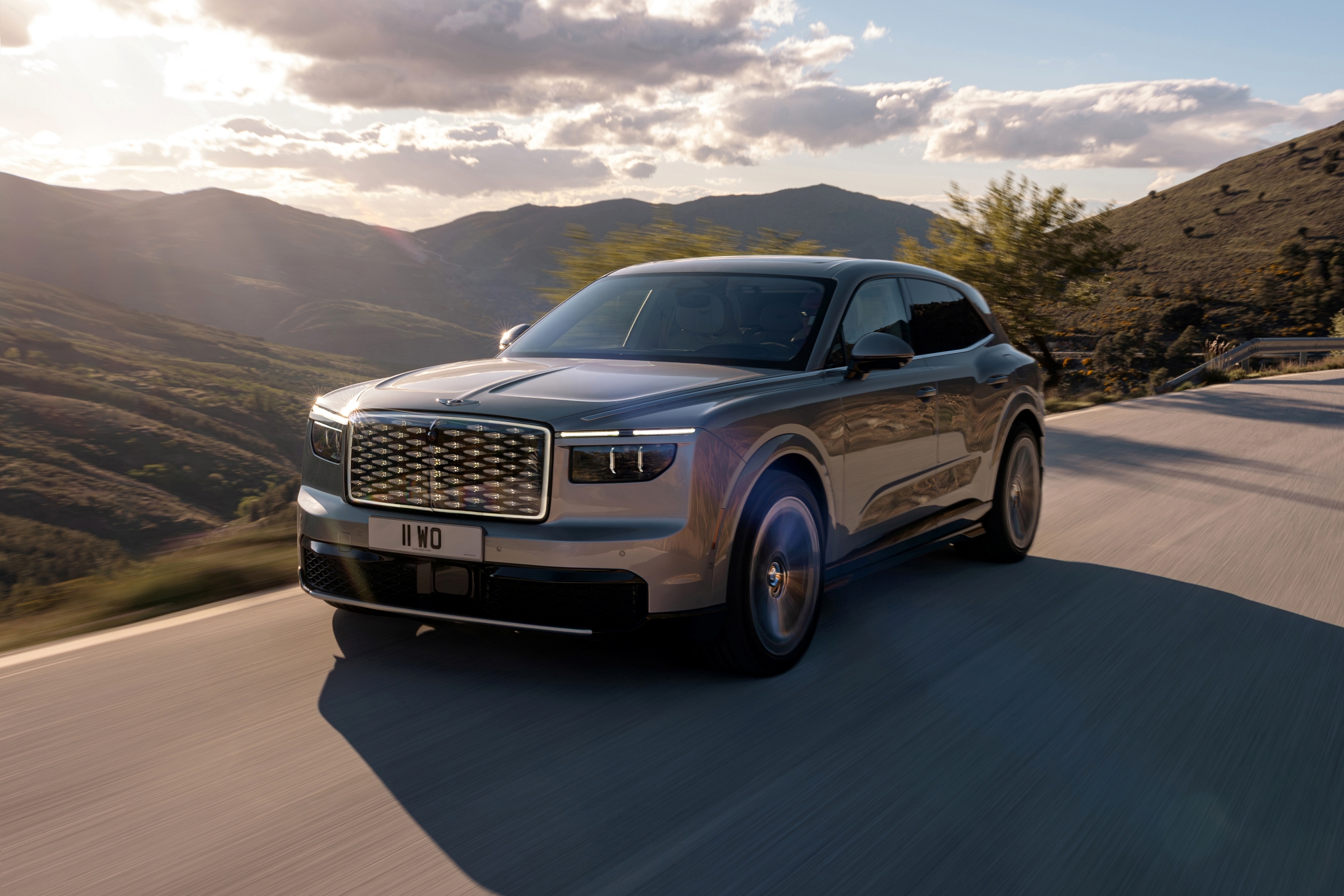 Bentley Torcal: Siêu SUV điện 876 mã lực mở kỷ nguyên mới