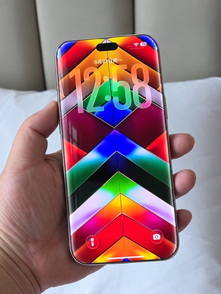 iPhone 20 Pro: Bước ngoặt thiết kế không viền và kỷ nguyên iPhone 20 năm