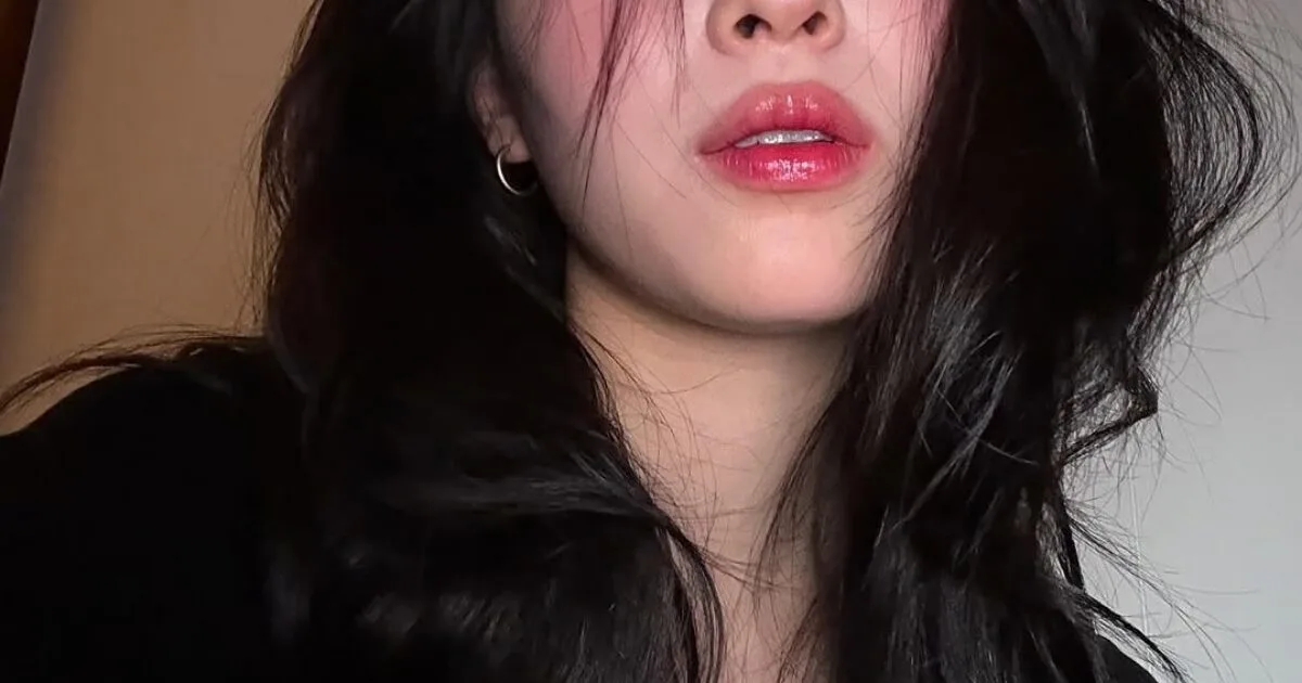 Idol K-pop phá vỡ im lặng về sức khỏe tâm thần