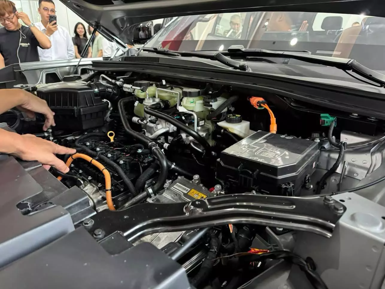 VinFast VF Wild REEV: bán tải điện hybrid giải bài toán phạm vi